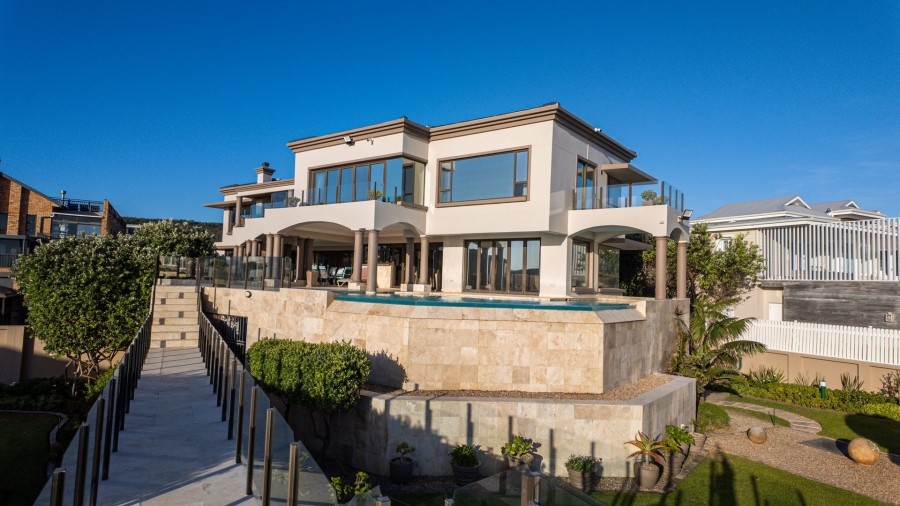 6 Bedroom Property for Sale in Myoli Beach Western Cape